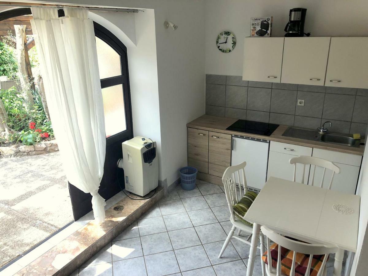 Guesthouse Vila Ruzmarin Ždrelac Eksteriør bilde
