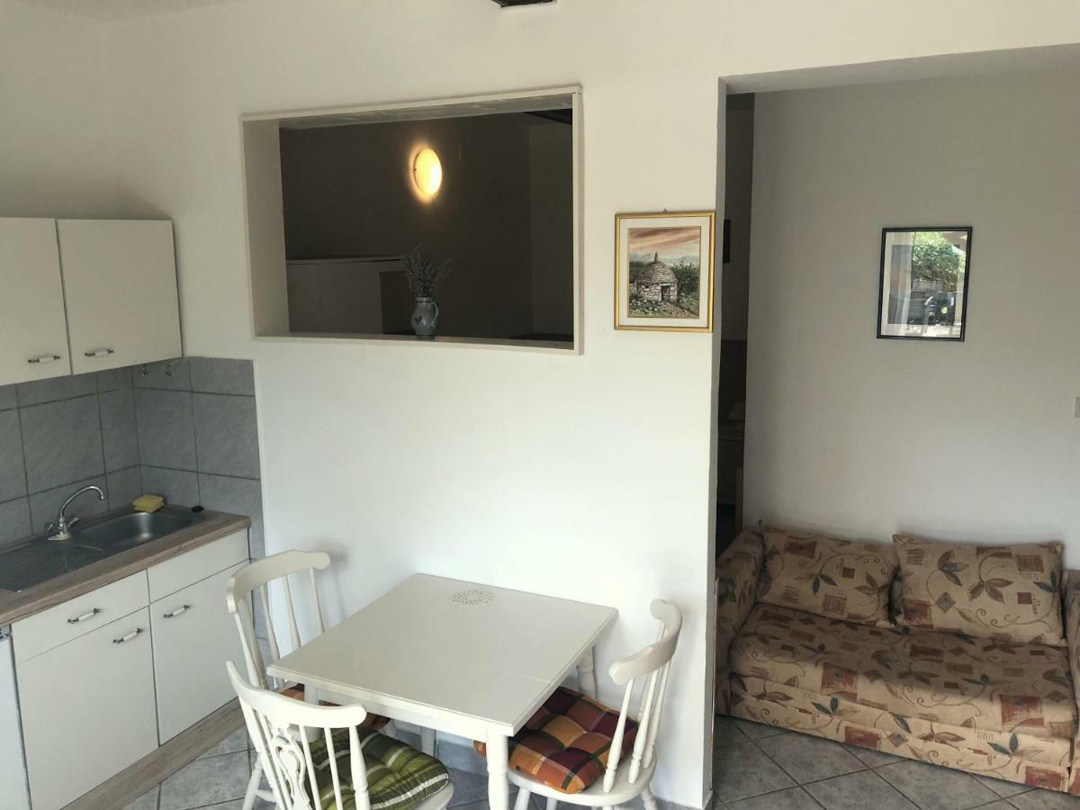 Guesthouse Vila Ruzmarin Ždrelac Eksteriør bilde